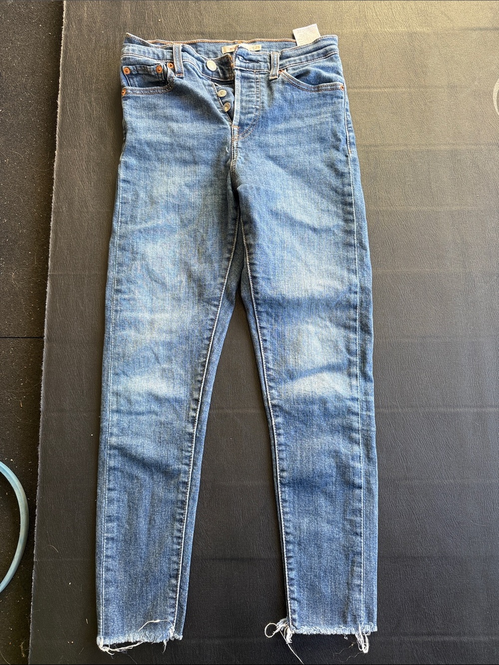 Levi’s Wedgie Skinny 25